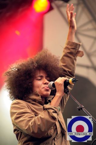Nneka (NGR) 24. Summer Jam Festival - Fuehlinger See, Koeln - Green Stage 05. Juli 2009 (8).JPG